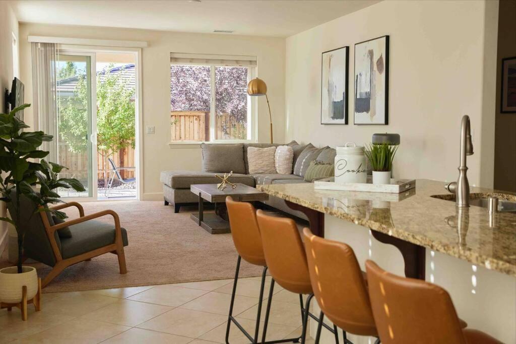 New Upscale House, Tahoe 30-Min W/ Cal King Reno Exteriér fotografie