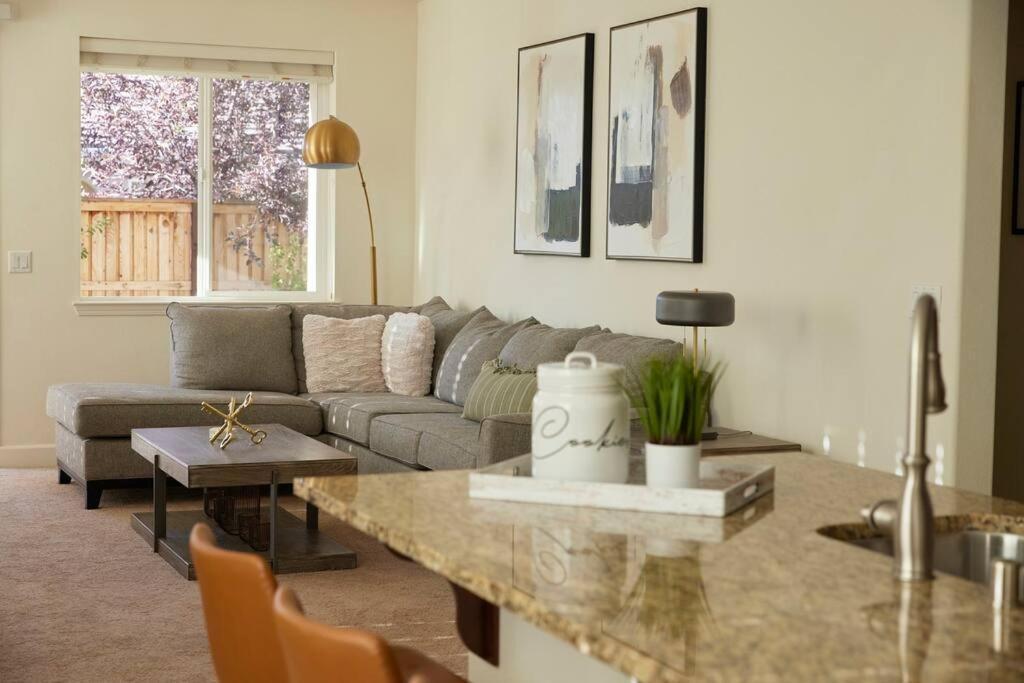 New Upscale House, Tahoe 30-Min W/ Cal King Reno Exteriér fotografie