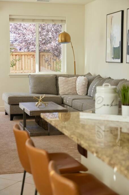 New Upscale House, Tahoe 30-Min W/ Cal King Reno Exteriér fotografie