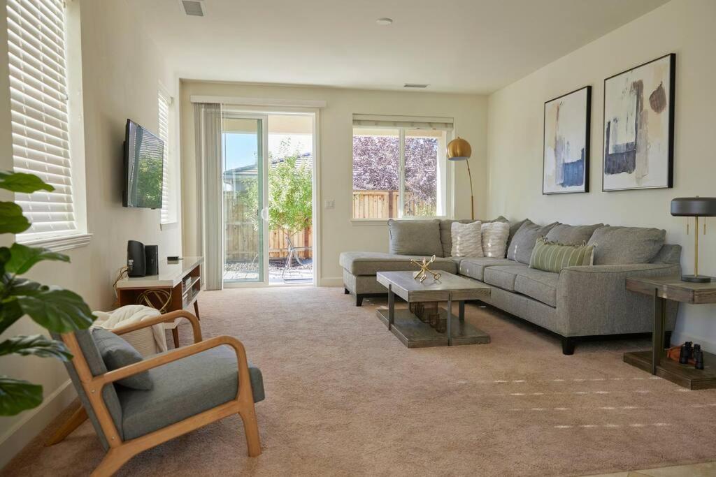 New Upscale House, Tahoe 30-Min W/ Cal King Reno Exteriér fotografie